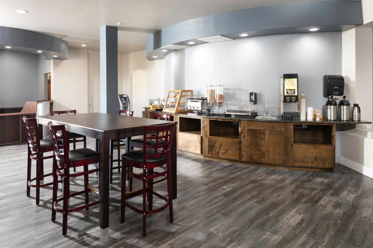 Red Lion Inn & Suites Tucson Downtown Екстер'єр фото