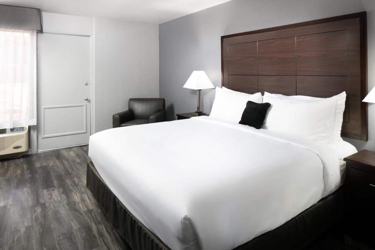 Red Lion Inn & Suites Tucson Downtown Екстер'єр фото